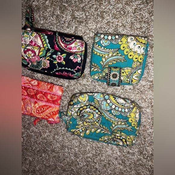 Vera Bradley Floral Purse Bundle of 10 Purses, Totes, Shoulder Bags & Wallets - Picture 11 of 13